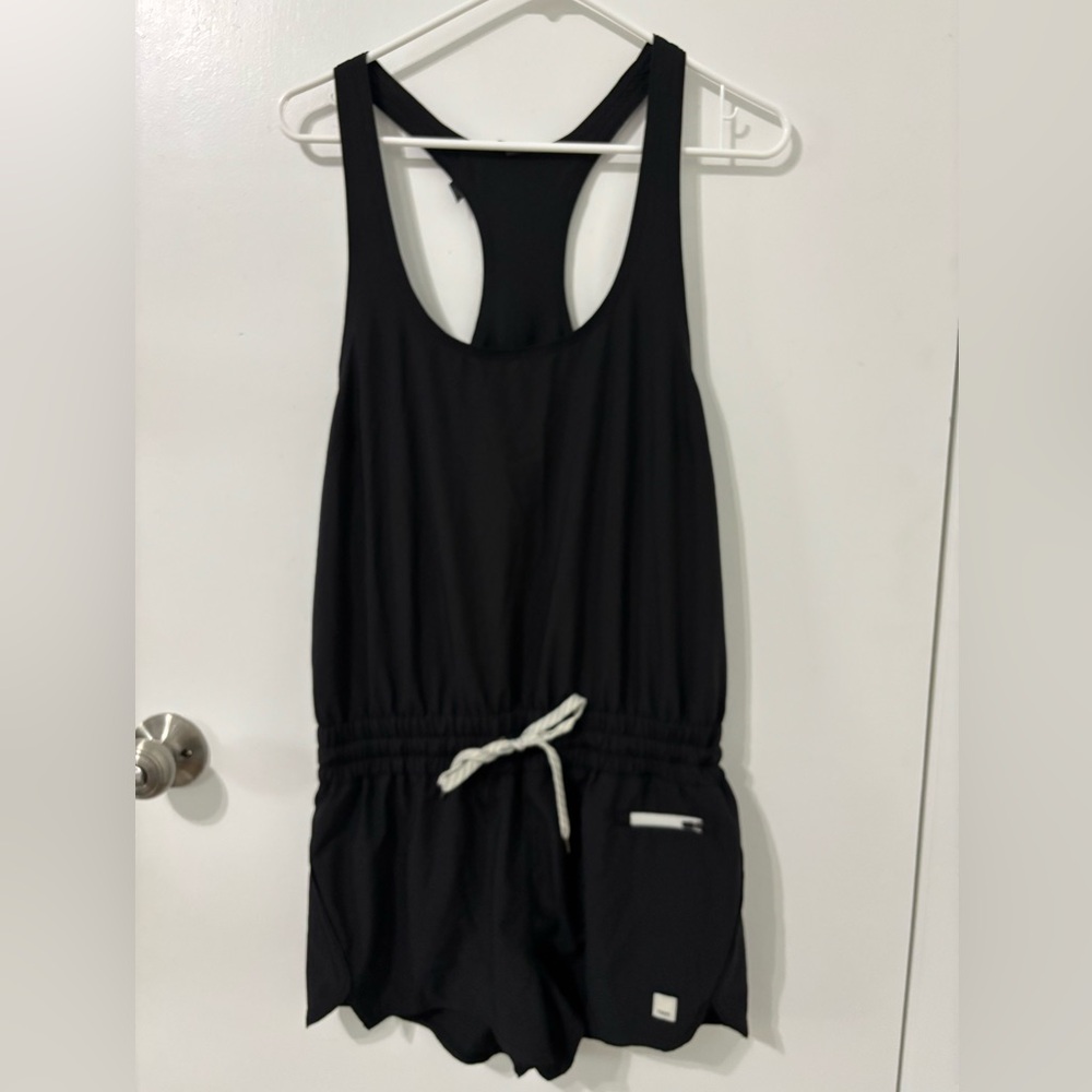 Vuori Black Athletic Top